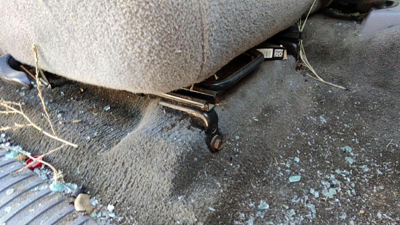 2000 Dodge Dakota (mid-size) Seat Track