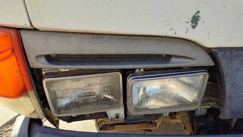 1996 Isuzu Truck (big Truck) Headlight Door RH
