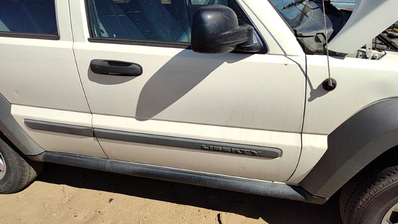 2002-2007 Jeep Liberty Front Door RH