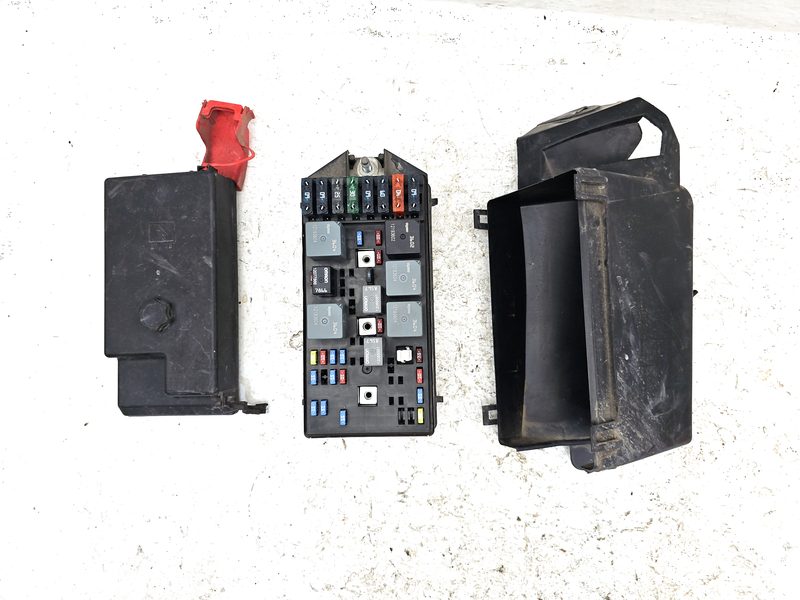 2000-2005 Buick Century Engine Fuse Box