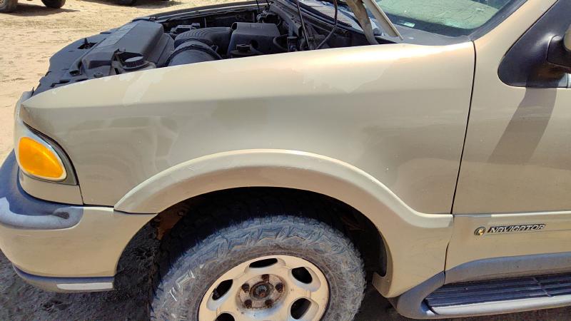 1998-2003 Lincoln Navigator Fender LH