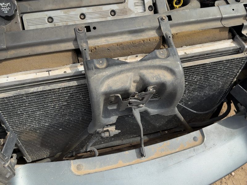 1997-2005 Cadillac Seville Radiator Support
