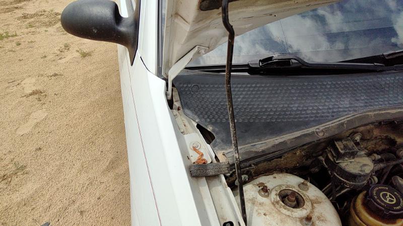 2000-2011 Ford Focus Not RS Hood Hinge RH