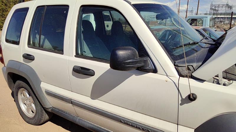2002-2007 Jeep Liberty Front Door RH