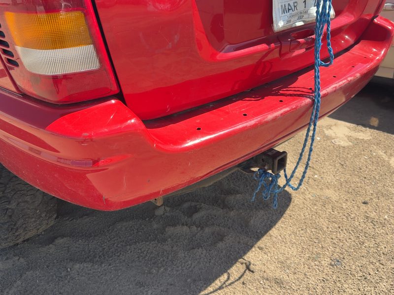 1999-2004 Jeep Grand Cherokee Rear Bumper Assembly