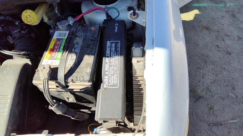 1998 Chrysler Town & Country Engine Fuse Box