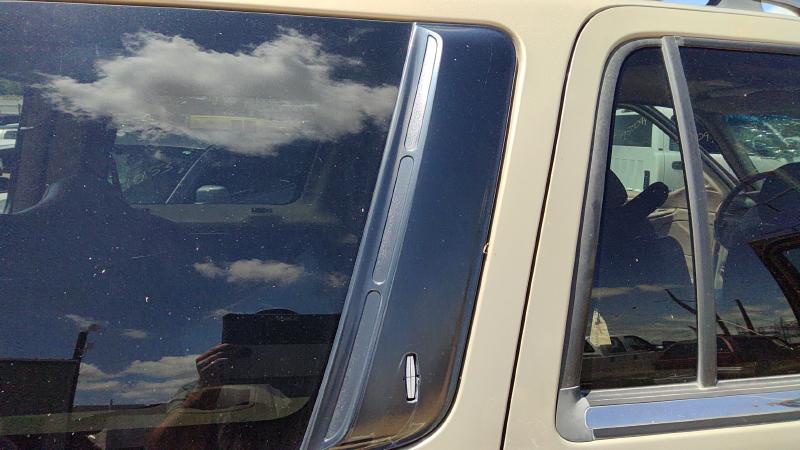 1998 Lincoln Navigator Quarter Panel Moulding RH