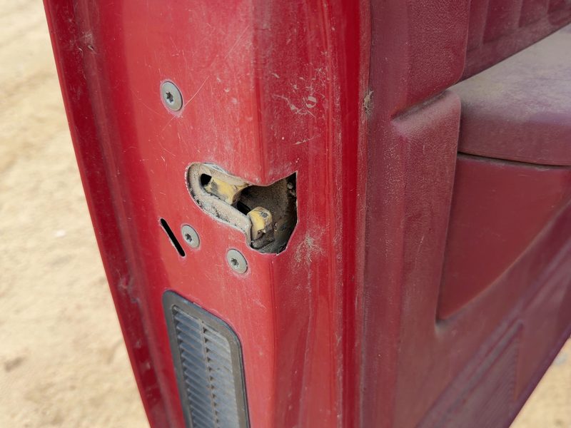 1991 Dodge Dakota (mid-size) Front Door Latch LH