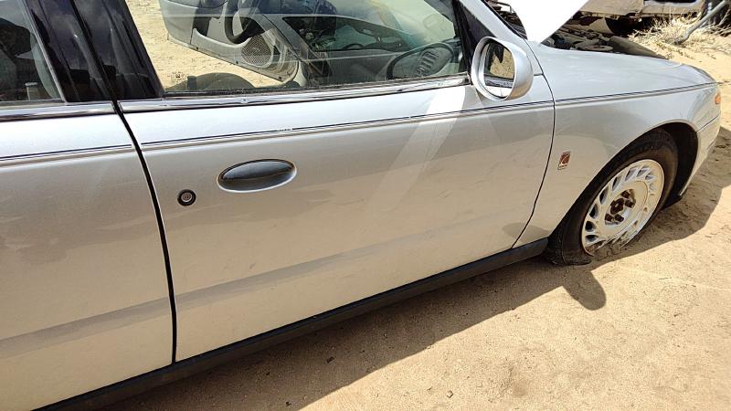 2002 Saturn L Series Front Door RH