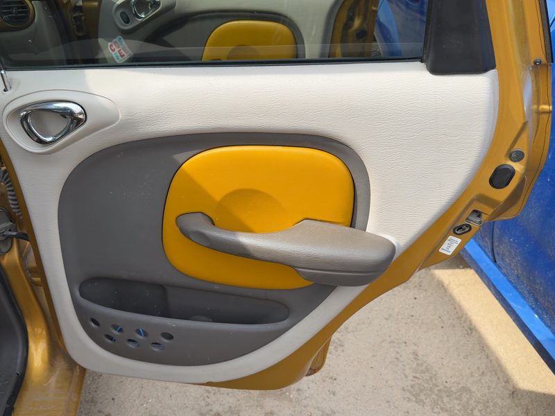 2001-2002 Pt Cruiser Rear Door Trim Panel RH