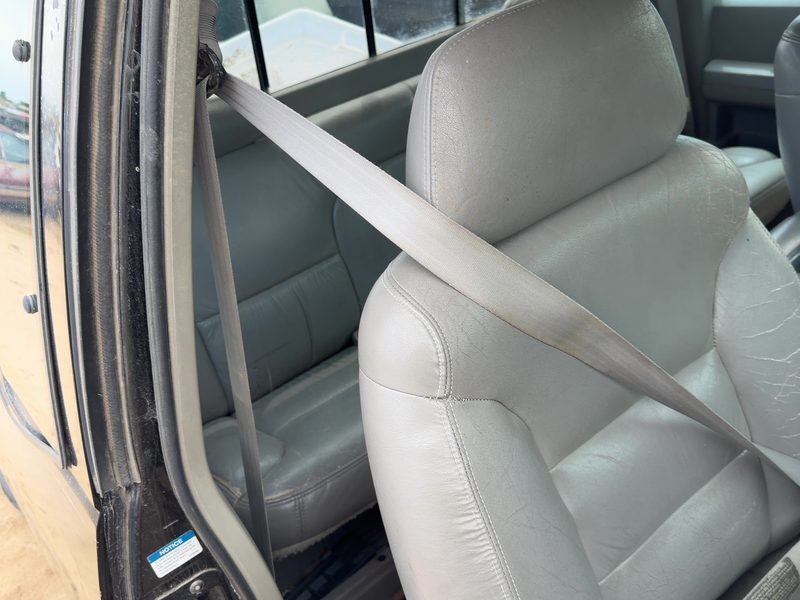 1997 Chevrolet Pickup 1500 Series Front Seat Belt RH