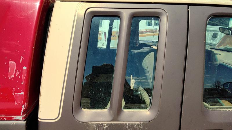 1988 Ford Pickup F150 Series Quarter Panel Moulding RH