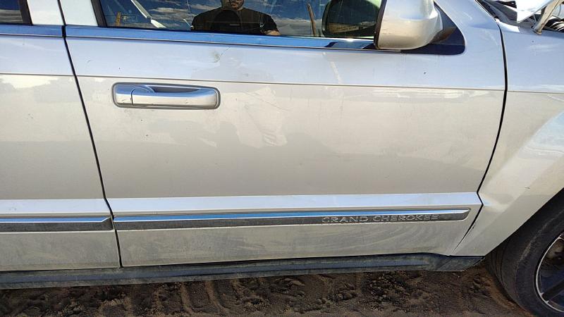 2008-2010 Jeep Grand Cherokee Front Door RH
