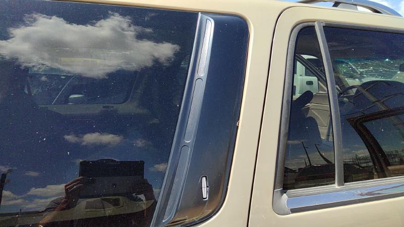 1998 Lincoln Navigator Quarter Panel Moulding RH