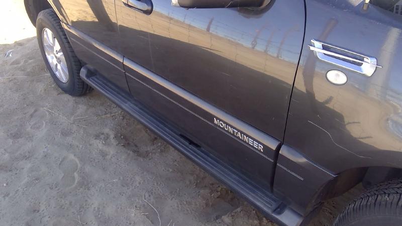 2006-2010 Mercury Mountaineer Front Door RH
