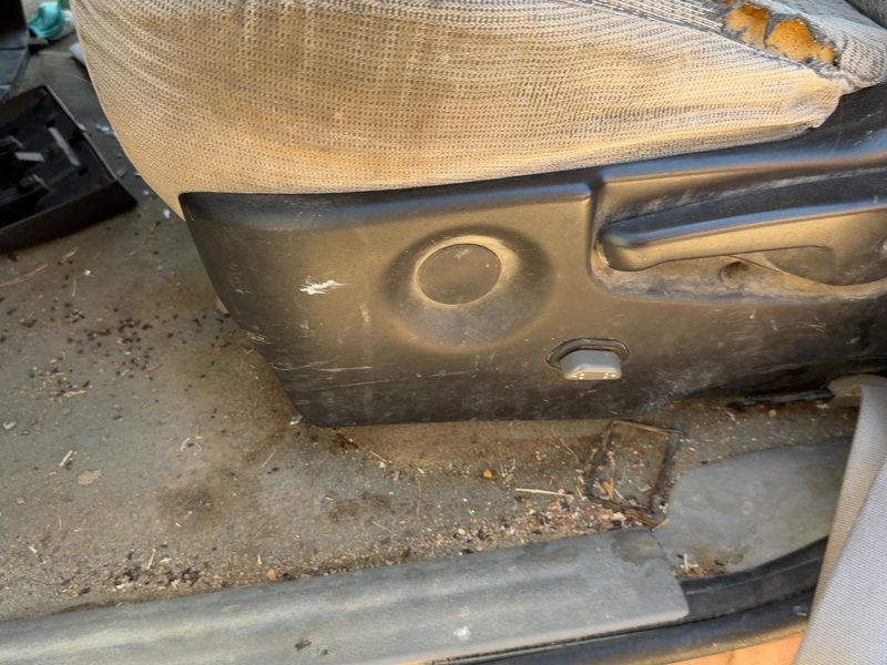 2003 Chevrolet Venture Seat Track LH