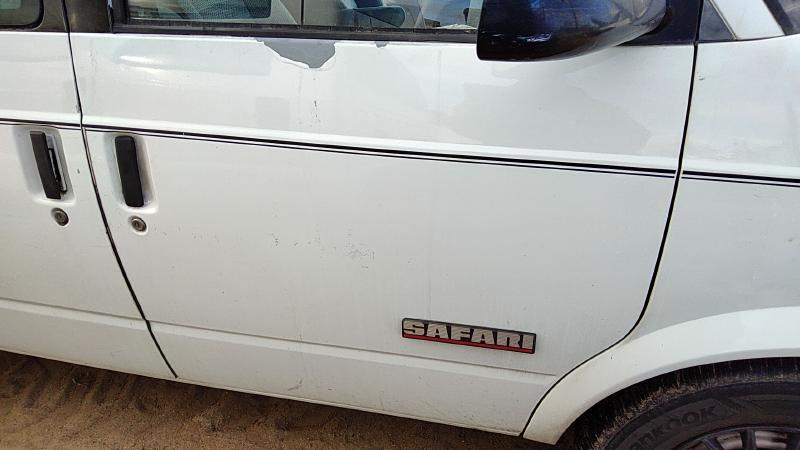 1985-2005 GMC Safari Front Door RH