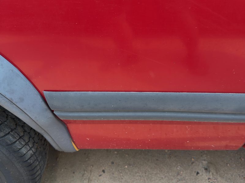 1991 Dodge Dakota (mid-size) Quarter Panel Moulding RH