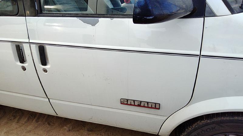 1985-2005 GMC Safari Front Door RH