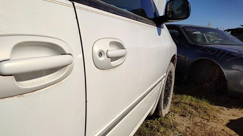 1996-2000 Chrysler Town & Country Front Door RH