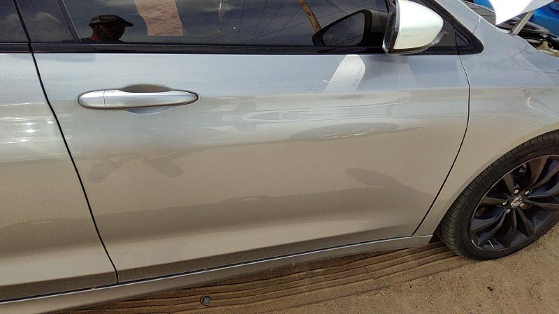 2015-2017 Chrysler 200 Front Door RH