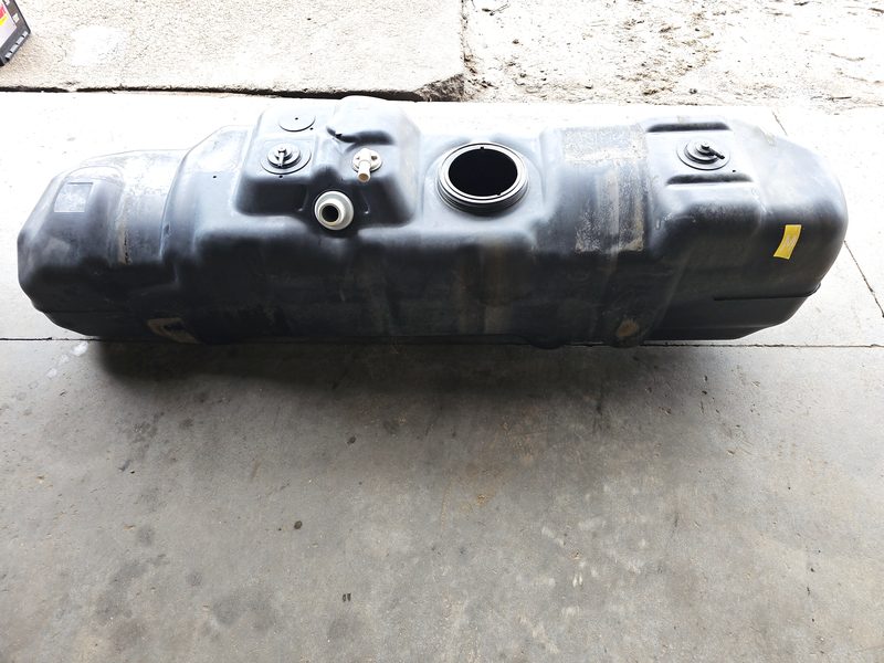 1999-2004 Ford F250 Super Duty Pickup Fuel Tank Assembly