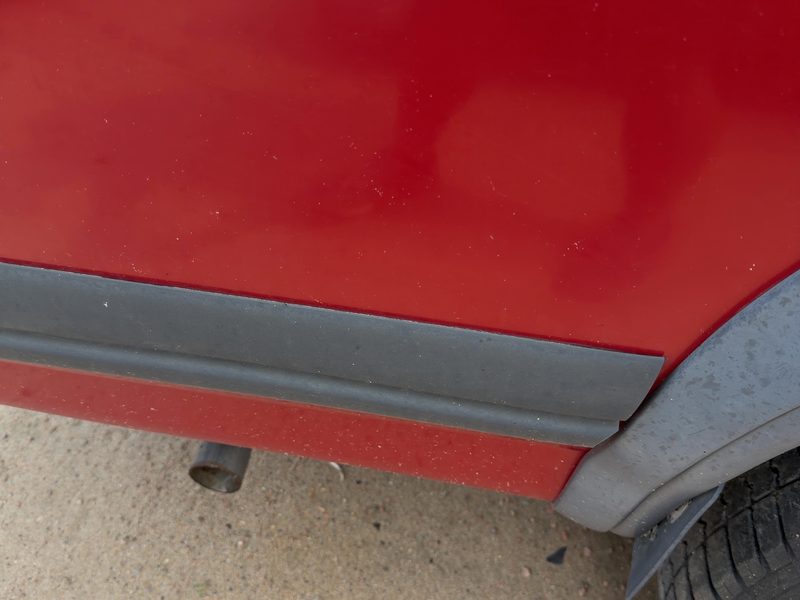 1991 Dodge Dakota (mid-size) Quarter Panel Moulding RH