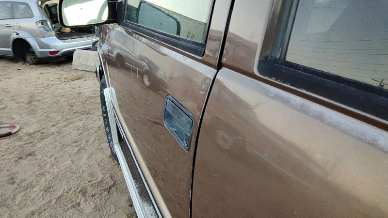 1988-2002 Chevy/gmc Suburban 1500 Series Front Door LH