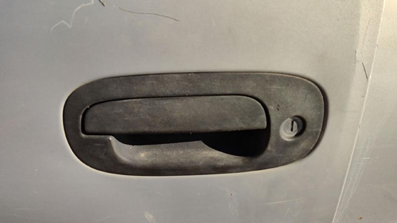 2000-2001 Dodge Dakota (mid-size) Outside Door Handle LH