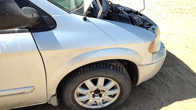 2001-2007 Chrysler Town & Country Fender RH