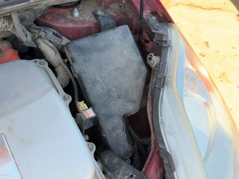 2004-2009 Toyota Prius Engine Fuse Box