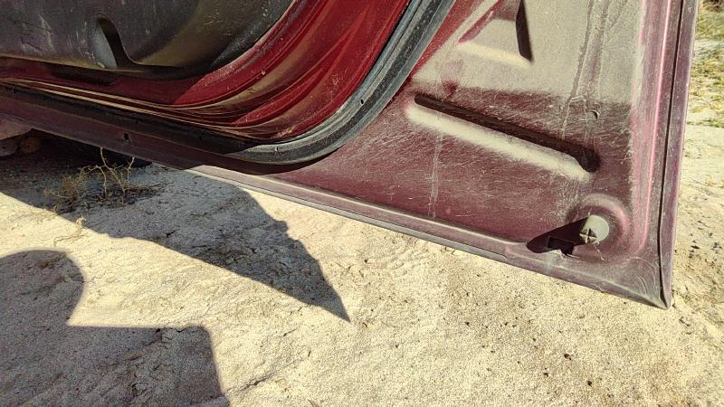 2004-2006 Mitsubishi Galant Front Door RH