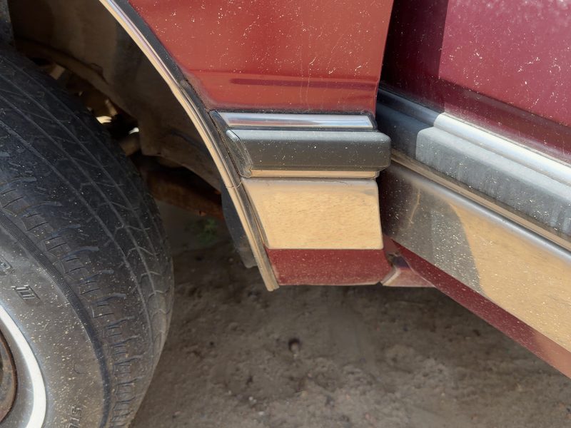 1986 Buick Park Avenue (80&up) Fender Moulding LH