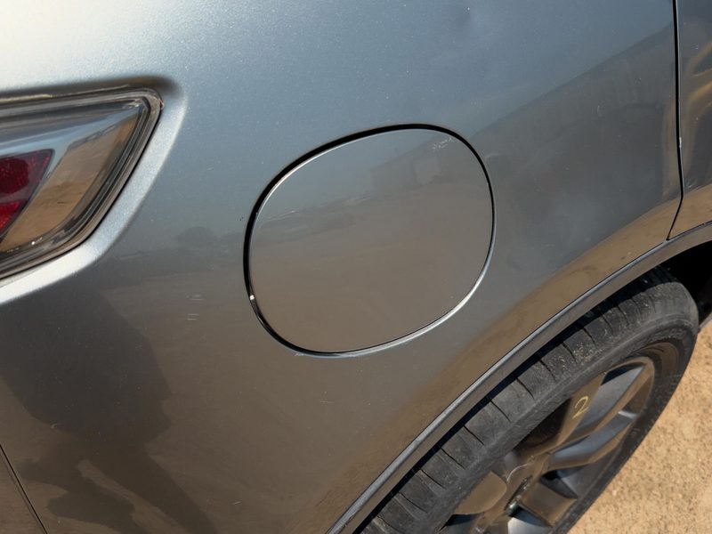 2003-2008 Infiniti FX Series Fuel Tank Door
