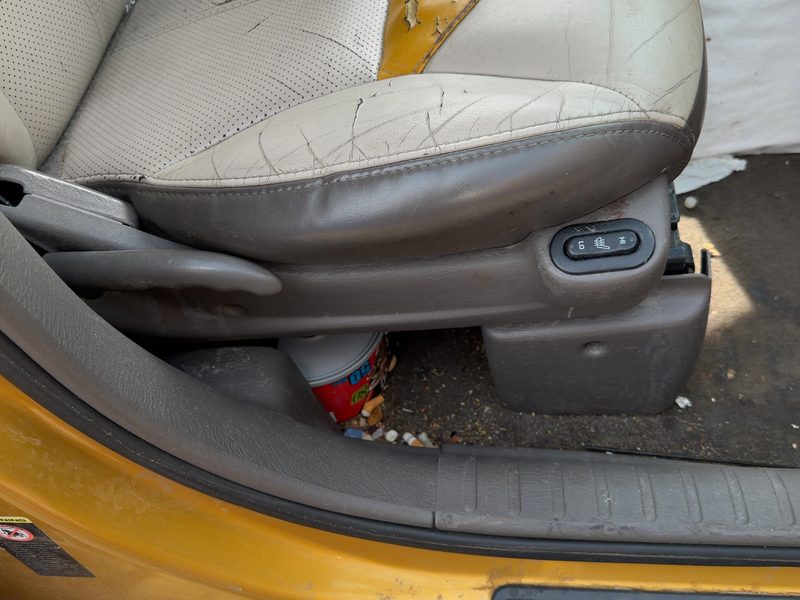 2002 Pt Cruiser Seat Track RH