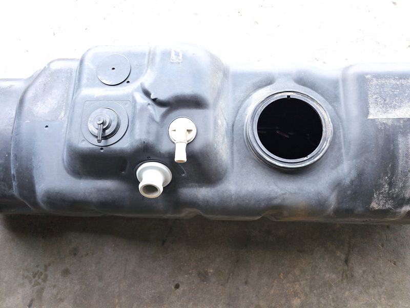 1999-2004 Ford F250 Super Duty Pickup Fuel Tank Assembly