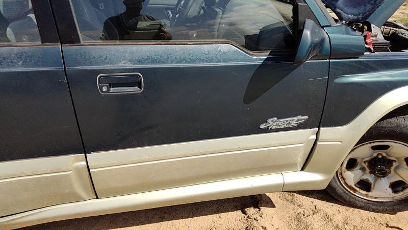 1996-1998 Suzuki Sidekick Front Door RH