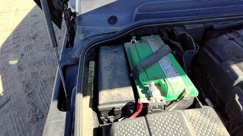 2005-2006 Land Rover Lr3 Engine Fuse Box