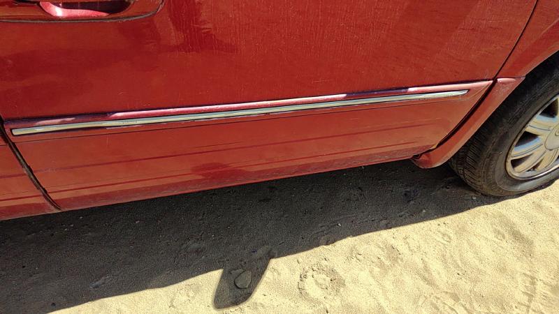 2004-2007 Chrysler Town & Country Front Door RH