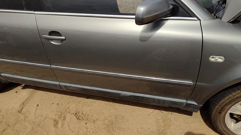 2001-2005 (discontinued) Passat Front Door RH