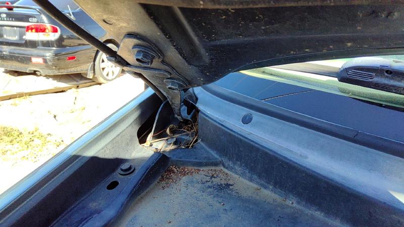 2001-2007 Ford Escape Hood Hinge RH