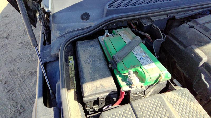 2005-2006 Land Rover Lr3 Engine Fuse Box
